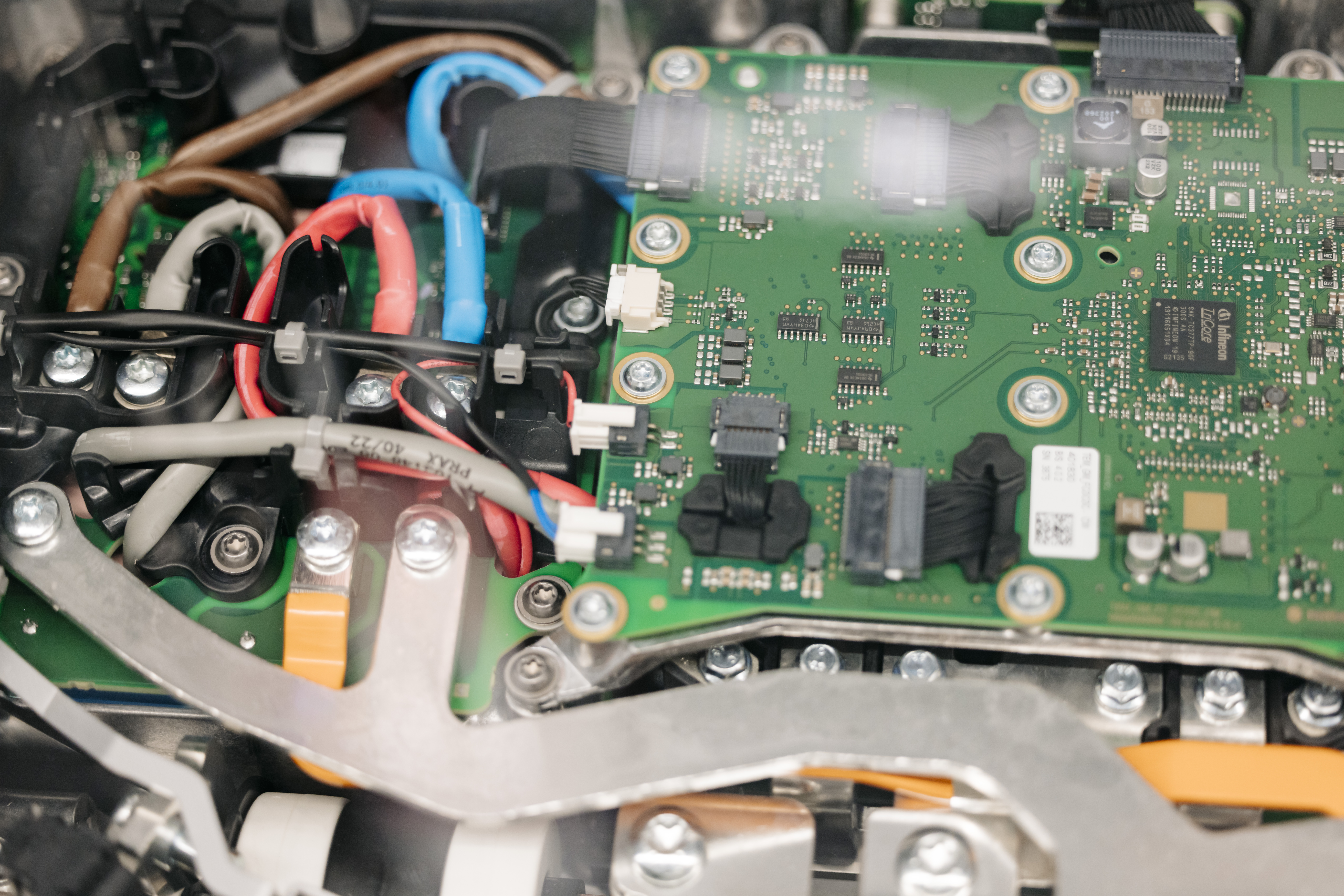 Electronic circuit board of a Silver Atena system with components and wiring.